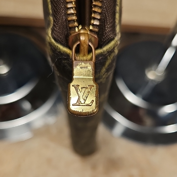 Louis Vuitton Brown and Gold Monogram Denim Wallet This Wallet Is Used - Picture 5 of 12